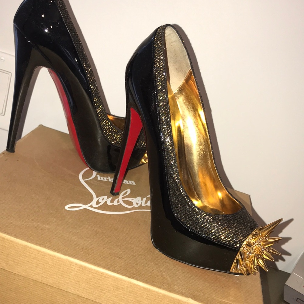 Shoes - Picture 2 of 5